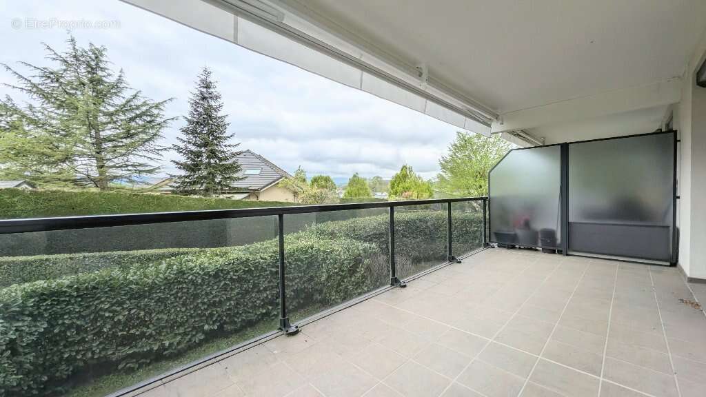 Appartement à CHALLES-LES-EAUX