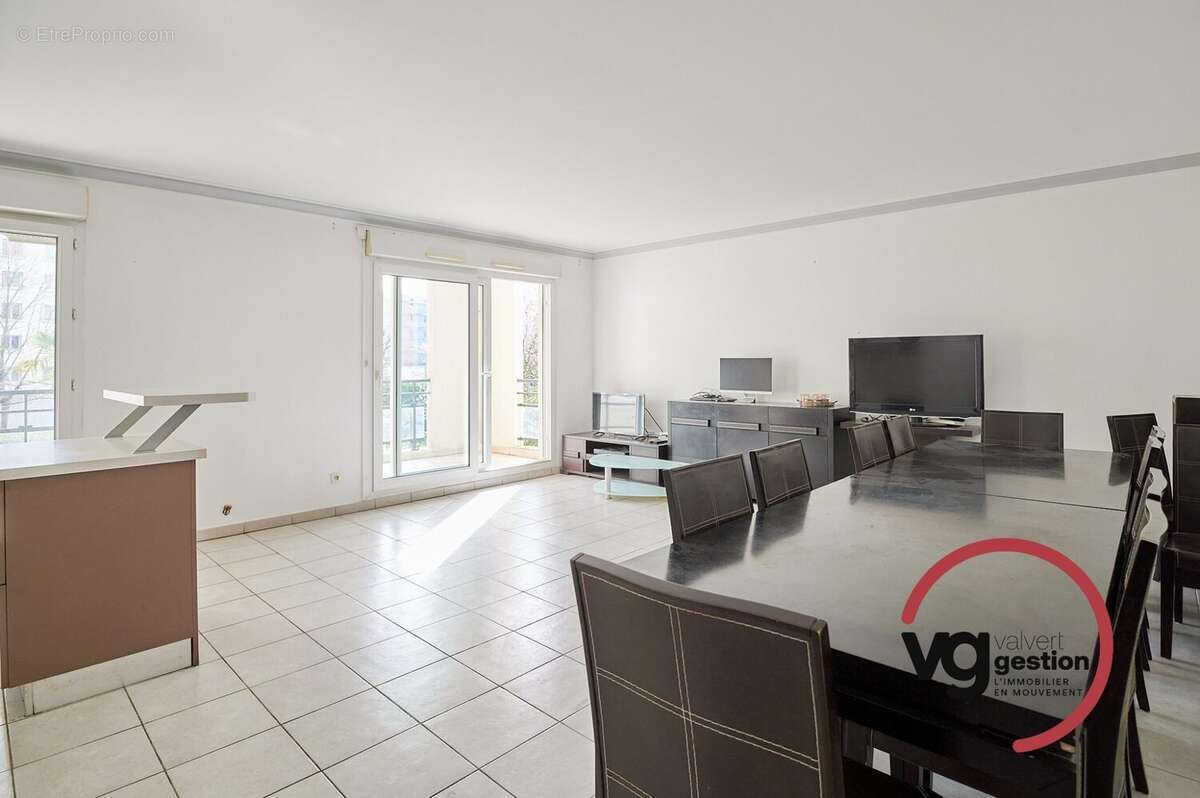 Appartement à DECINES-CHARPIEU