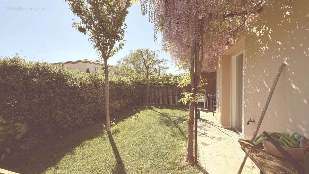 Maison à POURRIERES