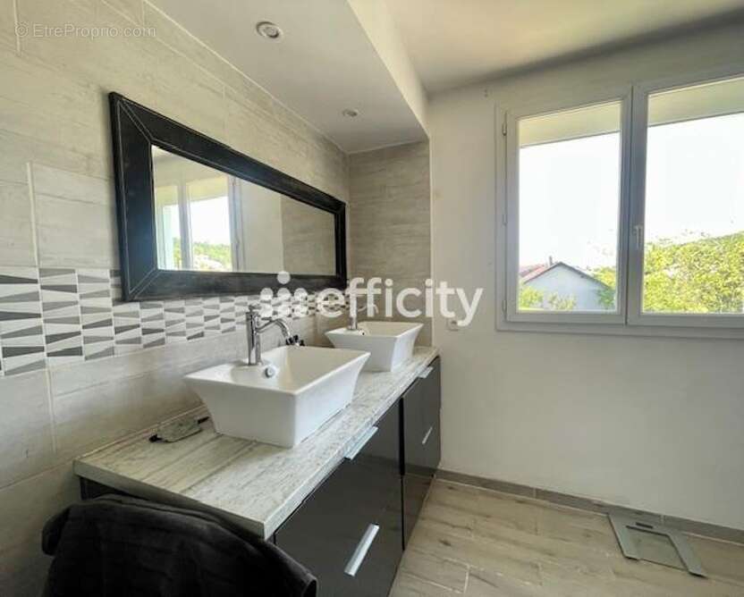 Maison à SAINT-MAURICE-L'EXIL