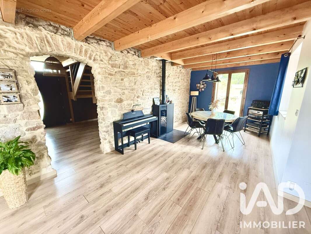 Photo 2 - Maison à FABREZAN