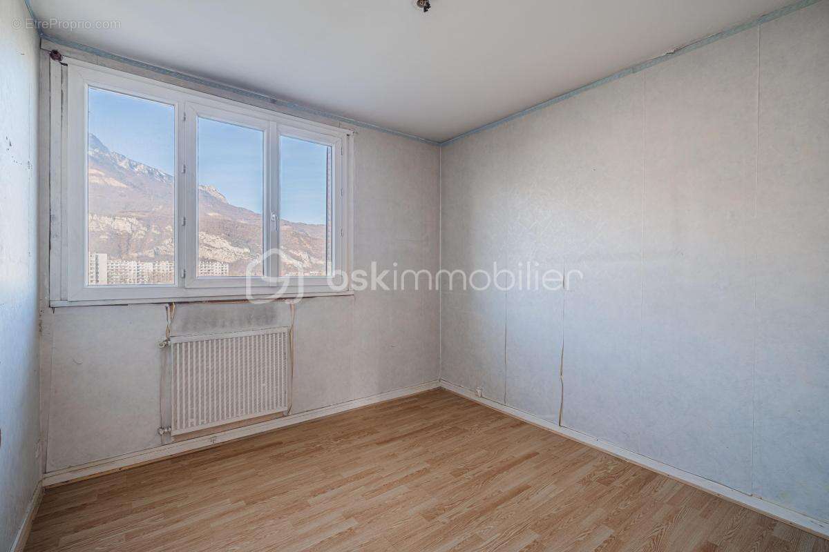 Appartement à LE PONT-DE-CLAIX