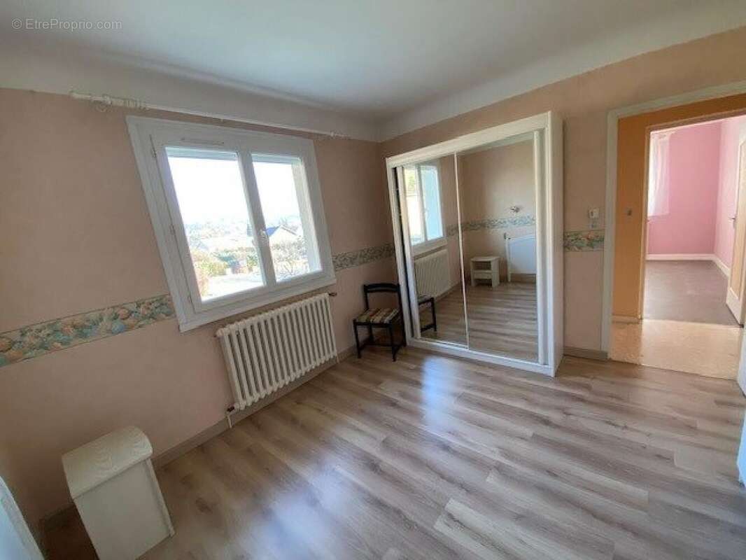 Maison 137 m² à Villefranche-De-Rouergue  - photo 6