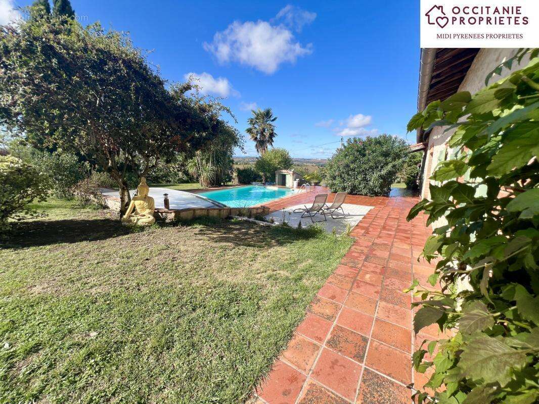 Maison à LEZAT-SUR-LEZE