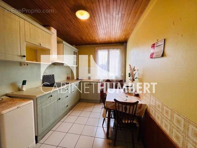 Appartement 47 m² à Saint-Etienne  - photo 2
