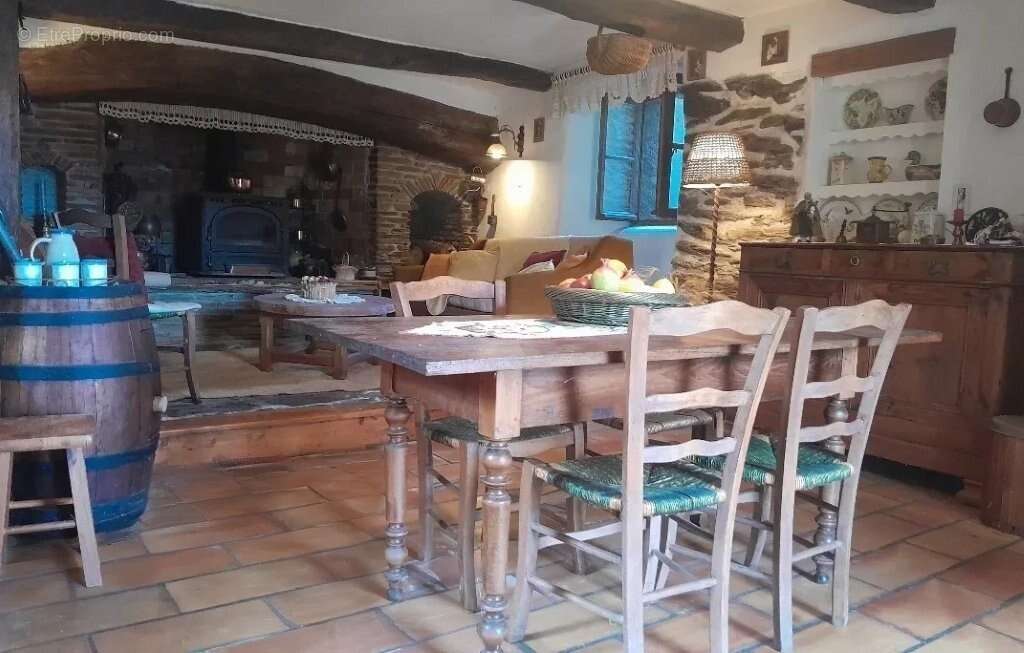 Maison à SAINT-HILAIRE-DE-LAVIT