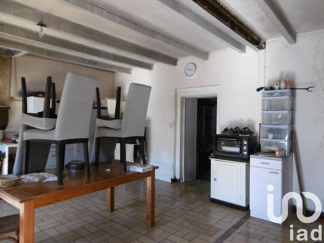 Maison 88 m² à Moussac  - photo 4