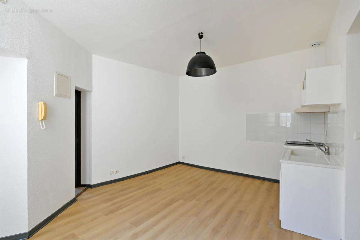 Appartement 1 pièce de 24 m² à Nîmes - photo 4