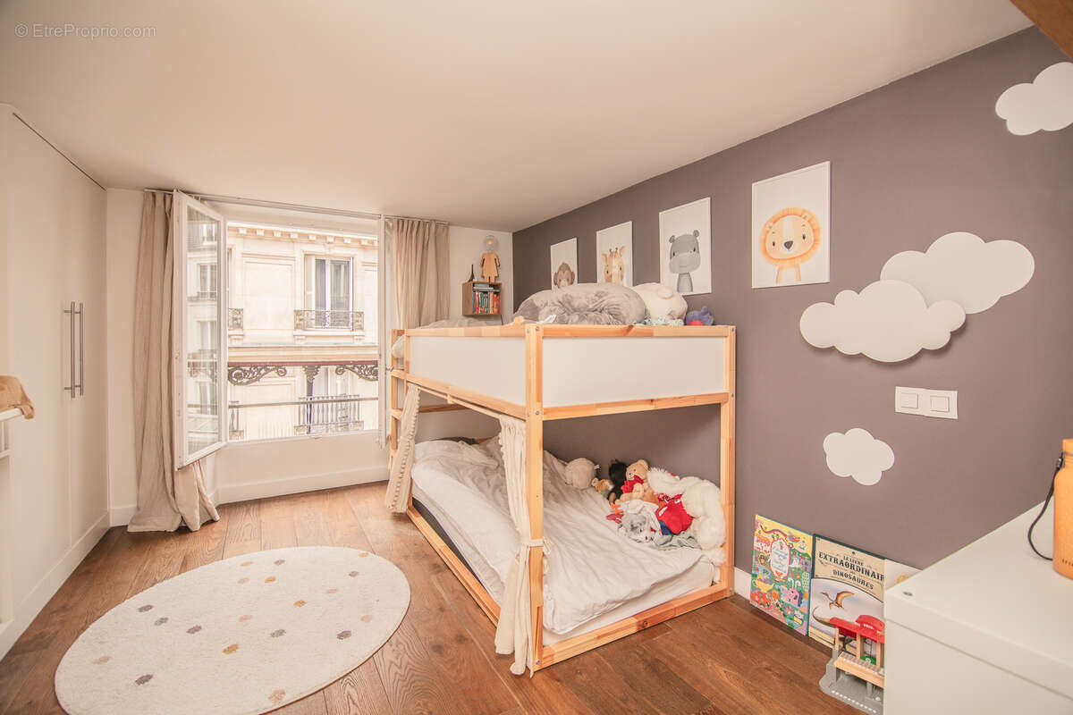 Appartement à PARIS-10E