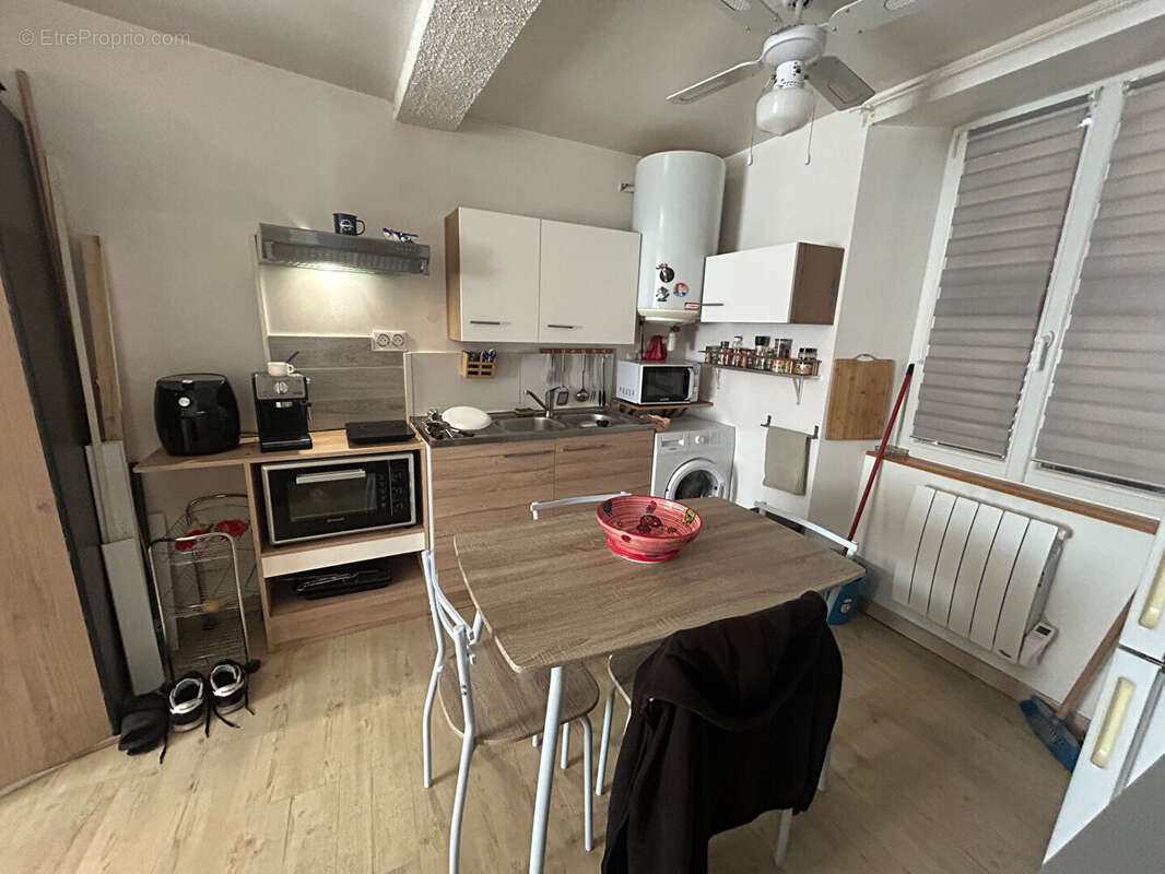 Appartement à MEOUNES-LES-MONTRIEUX