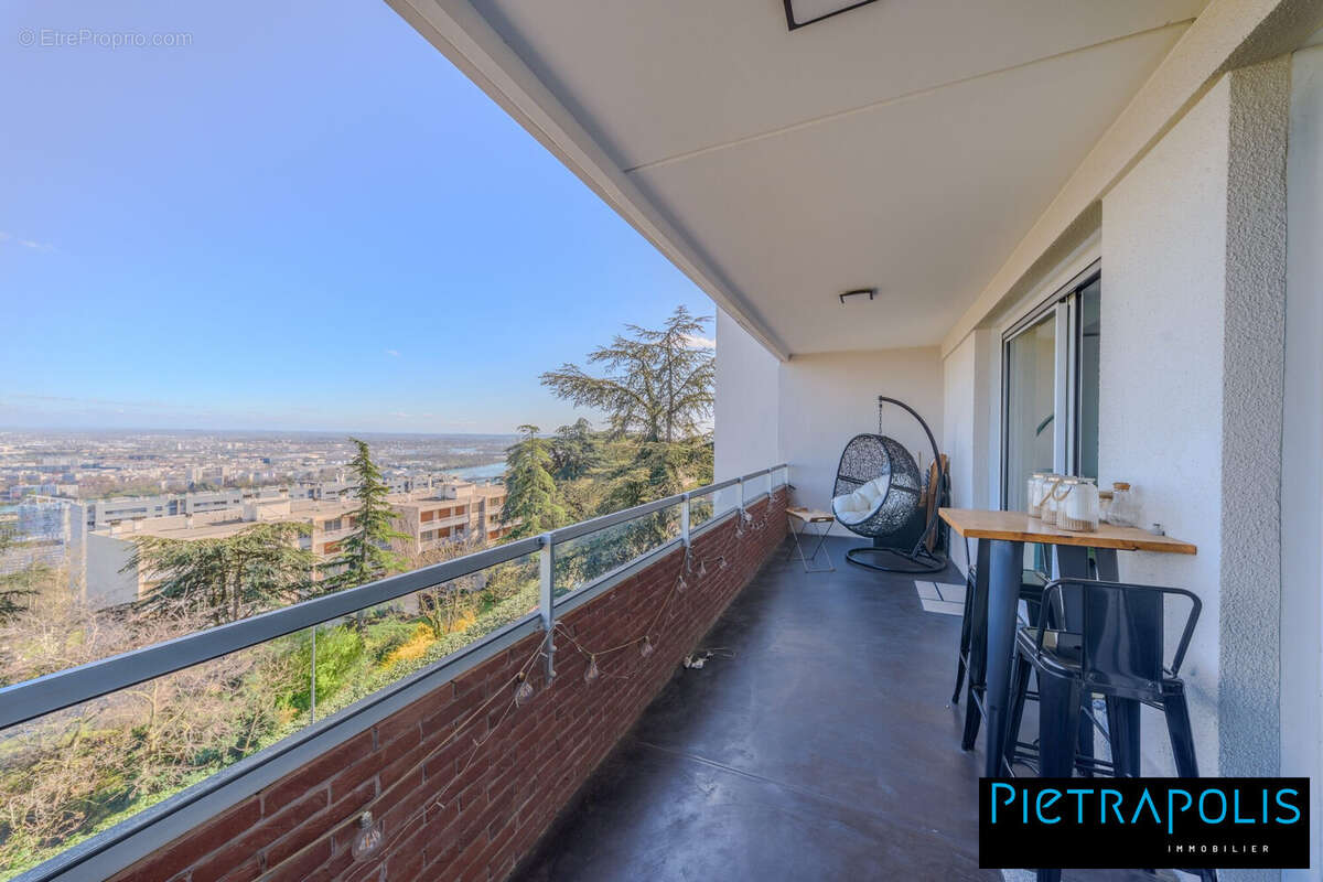 Appartement à SAINTE-FOY-LES-LYON