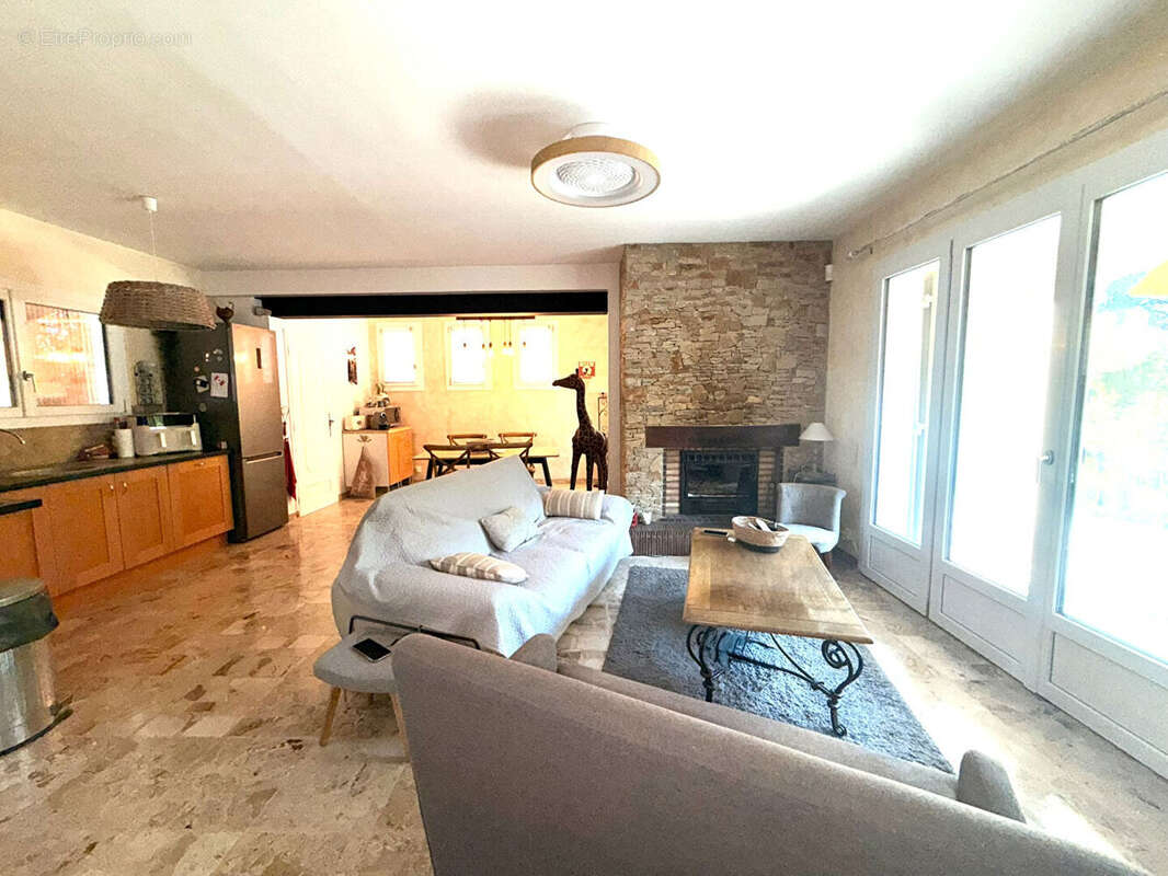 Maison Cadolive 4 pièce(s) 85 m2 - photo 4
