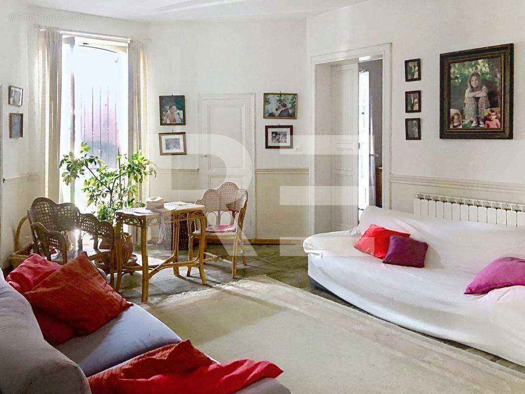 Maison à GALLARGUES-LE-MONTUEUX