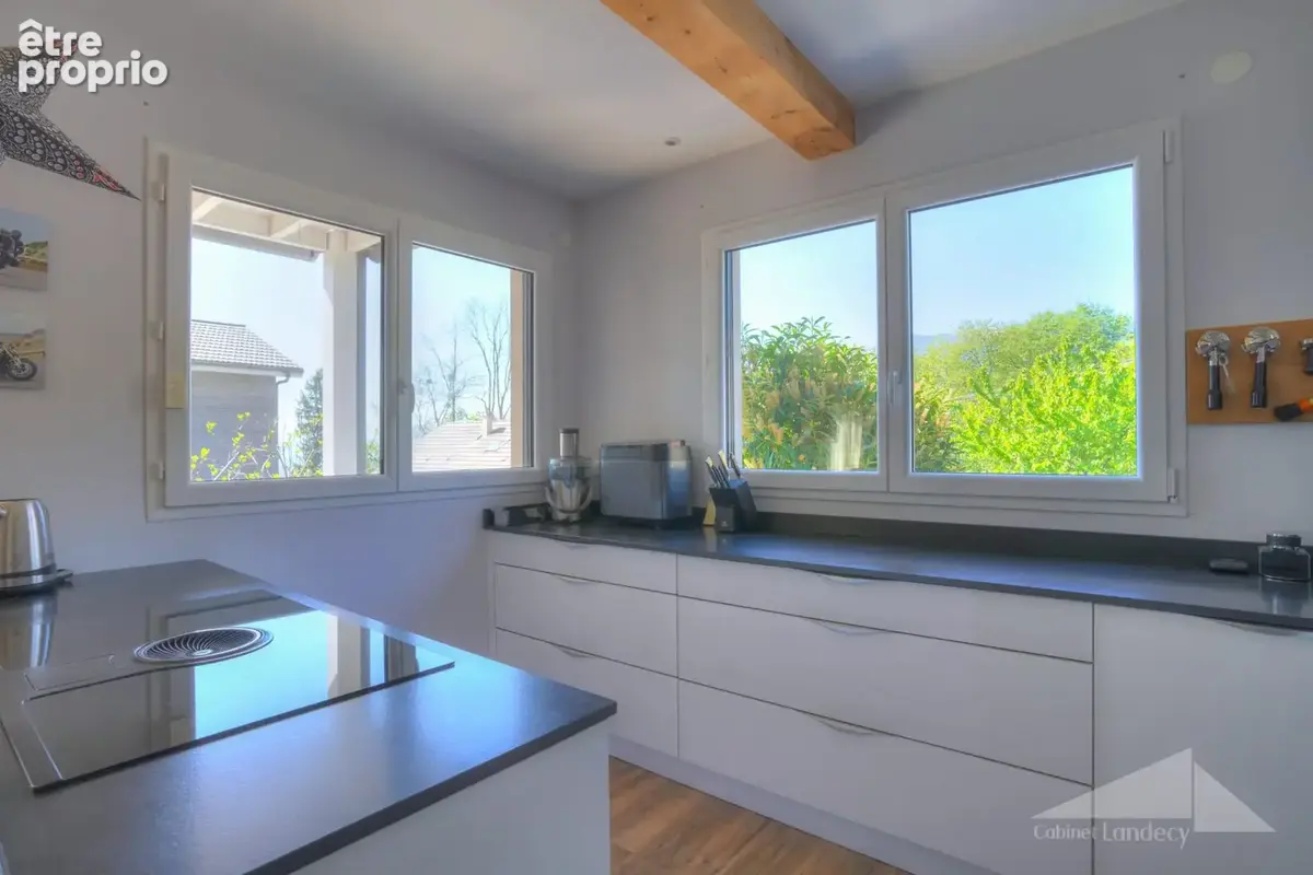 Maison 128 m² à Peron  - photo 5