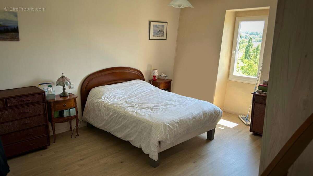 Maison à COURRENSAN