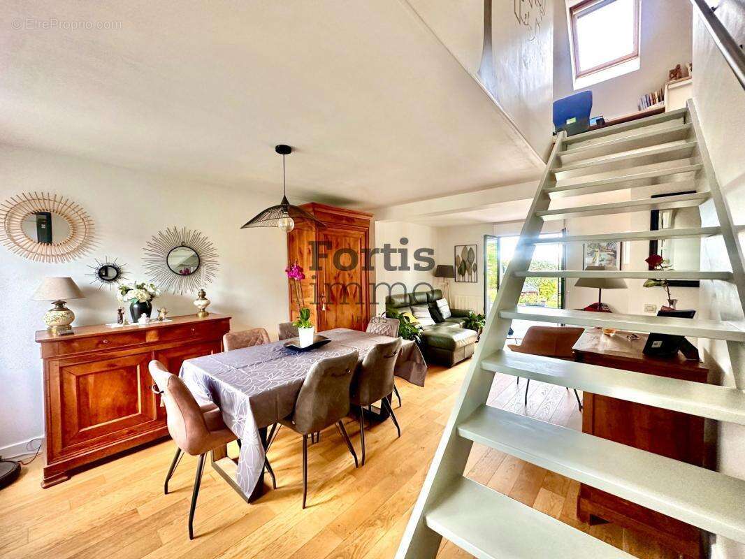 Maison à OLLAINVILLE