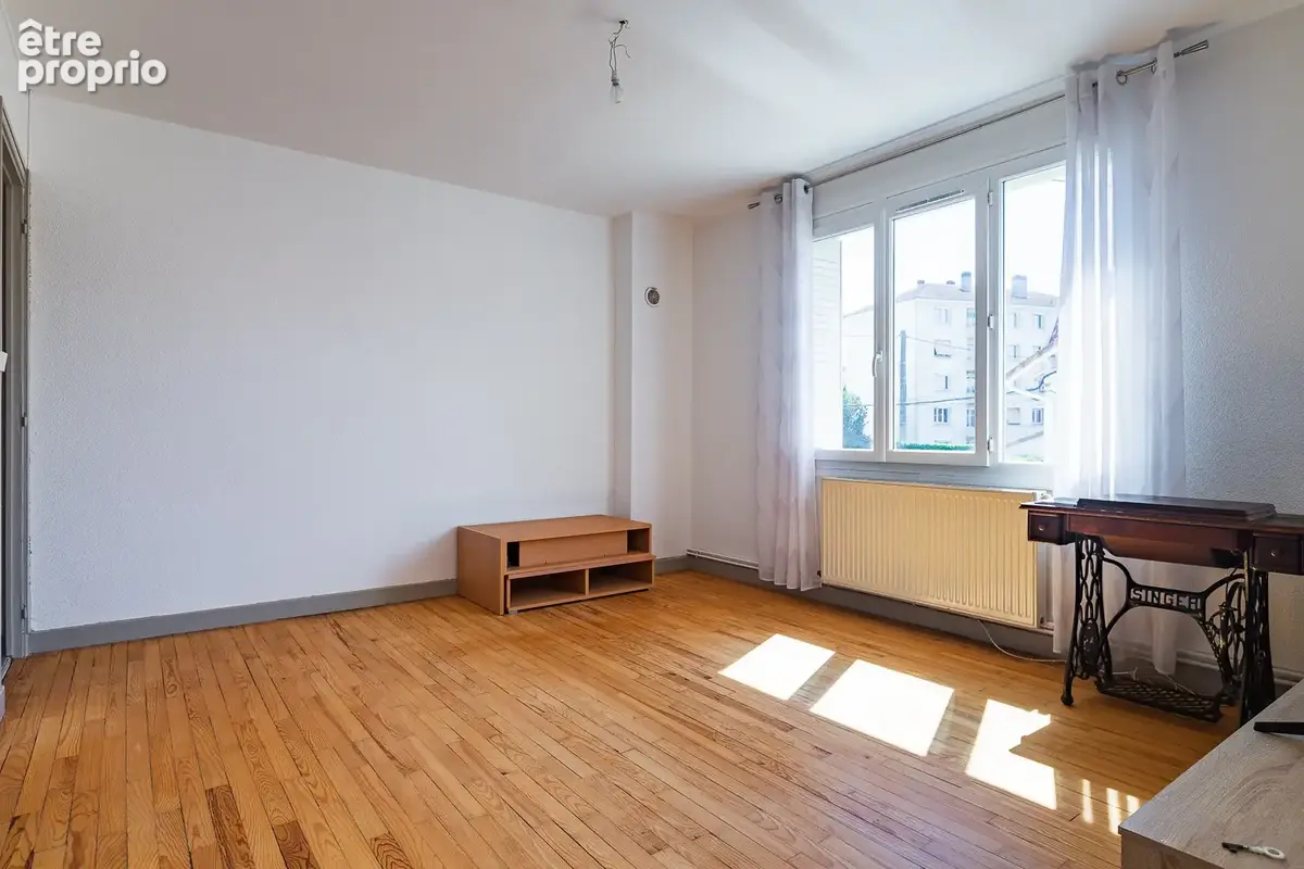 Appartement T4 avec cave, Rue du Marechal Joffre 26000 VALENCE - photo 3