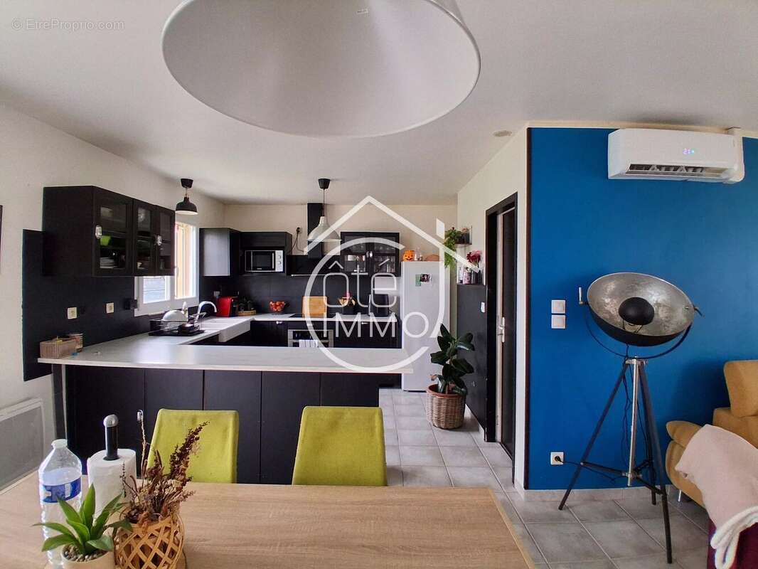 Maison à FLAUJAGUES