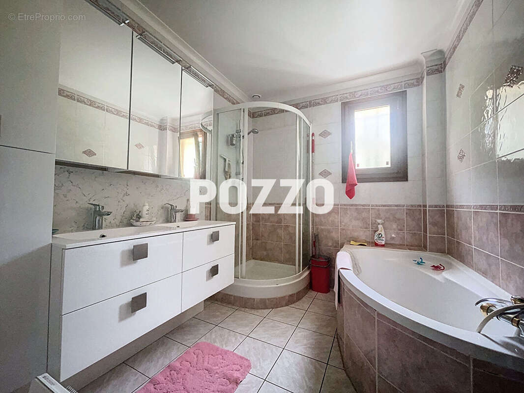 LA RIVIERE SAINT SAUVEUR : maison T6 (111 m²) à vendre - photo 11