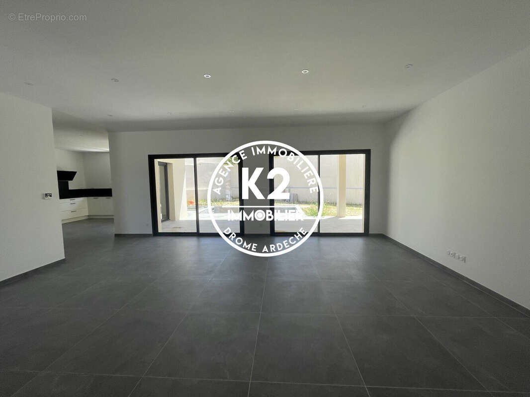 Maison à MONTELIMAR