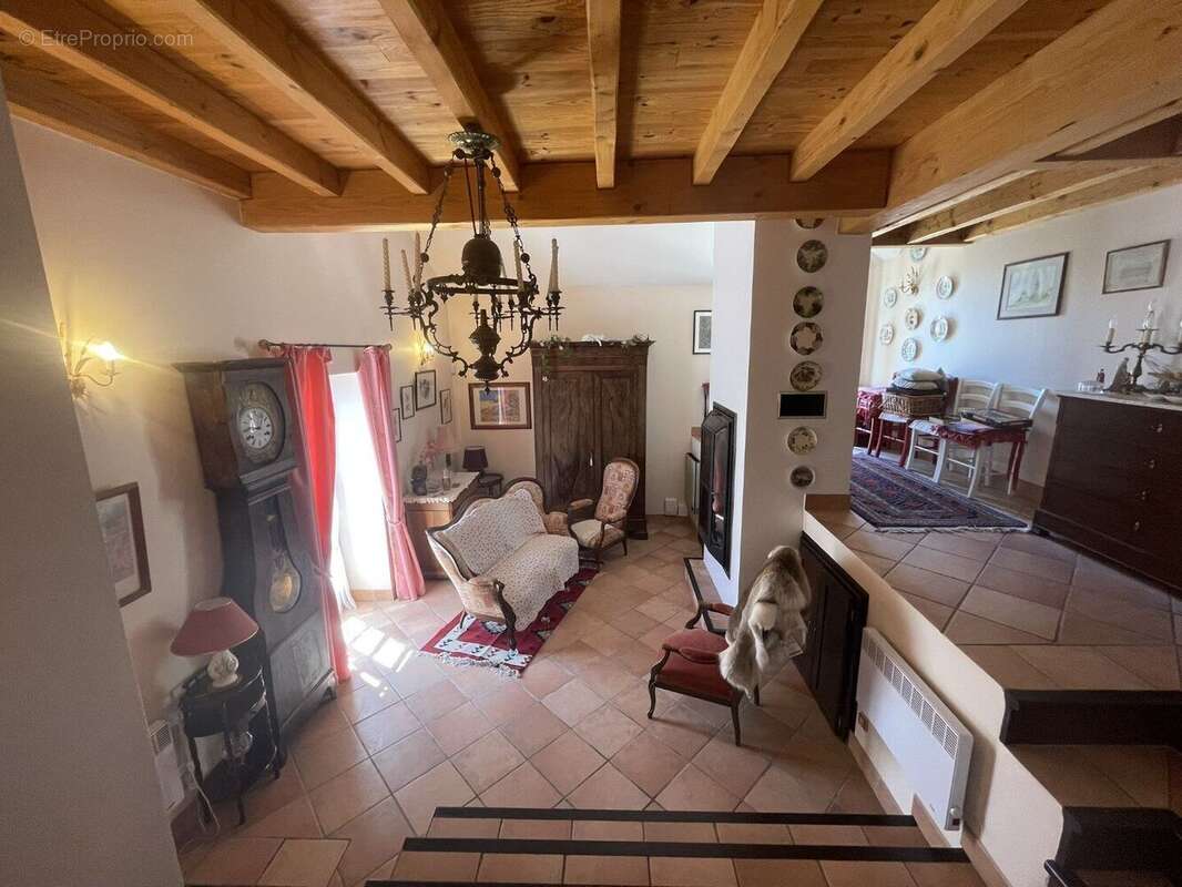 Maison à MONTJAUX