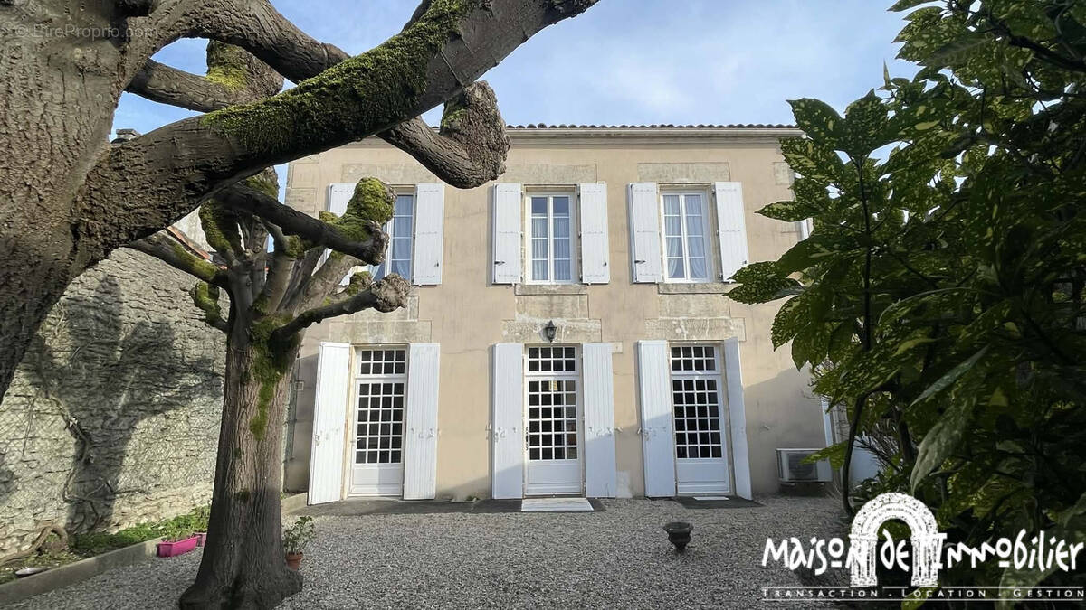 Maison à COGNAC