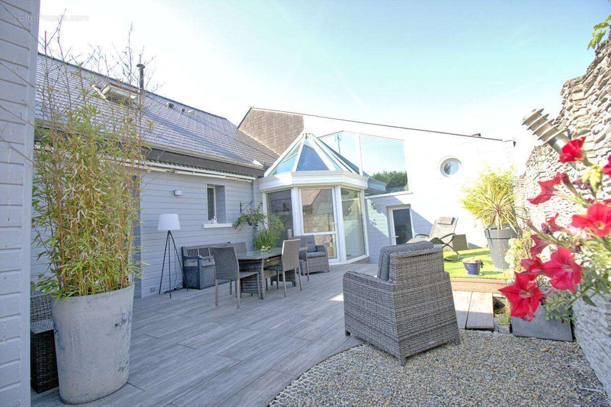 Maison à MONTREUIL-JUIGNE