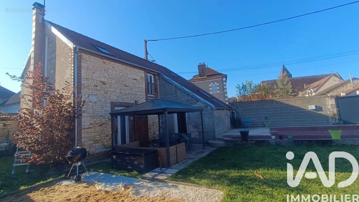 Photo 3 - Maison à FLEURY-LA-VALLEE