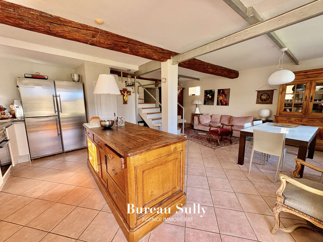 Maison à COUZON-AU-MONT-D'OR