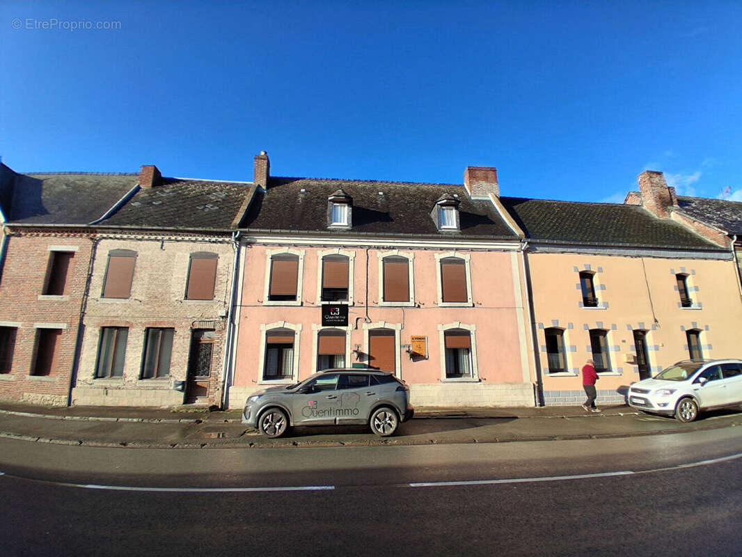 Maison à ETREAUPONT