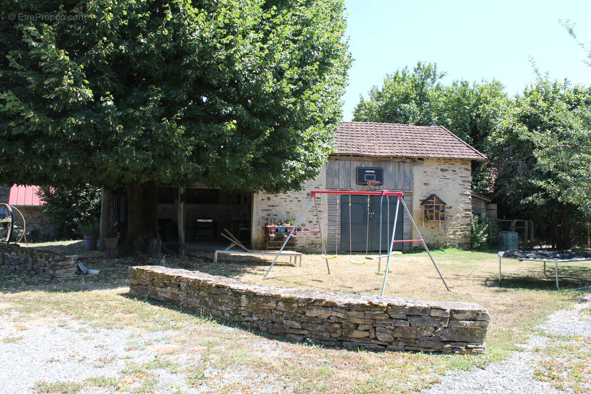 Fermette rénovée avec gites et piscine . - photo 5
