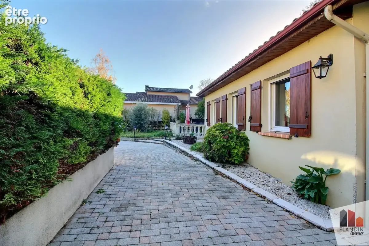 Maison 139 m² à Irigny  - photo 3
