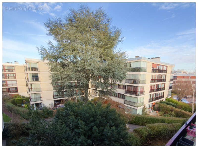 Appartement à FONTENAY-LE-FLEURY