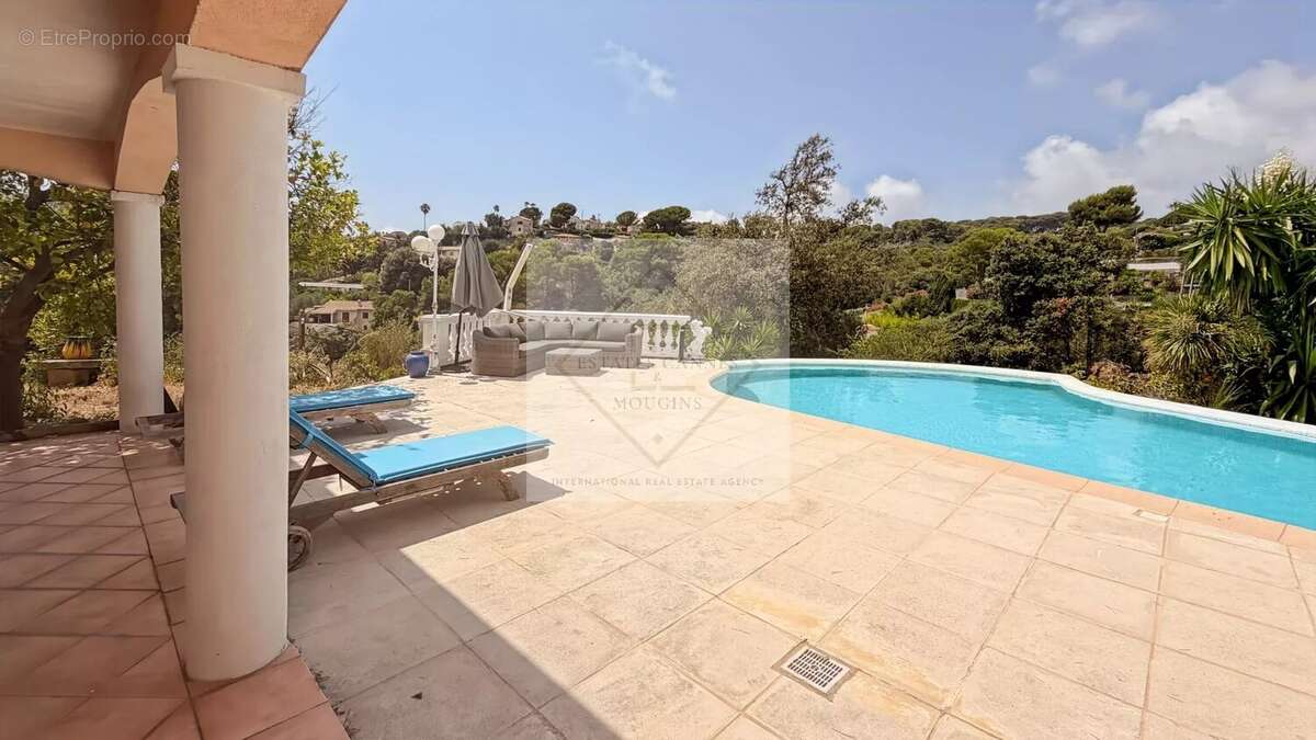 À vendre – villa de charme vue mer à antibes, calme absolu - photo 25