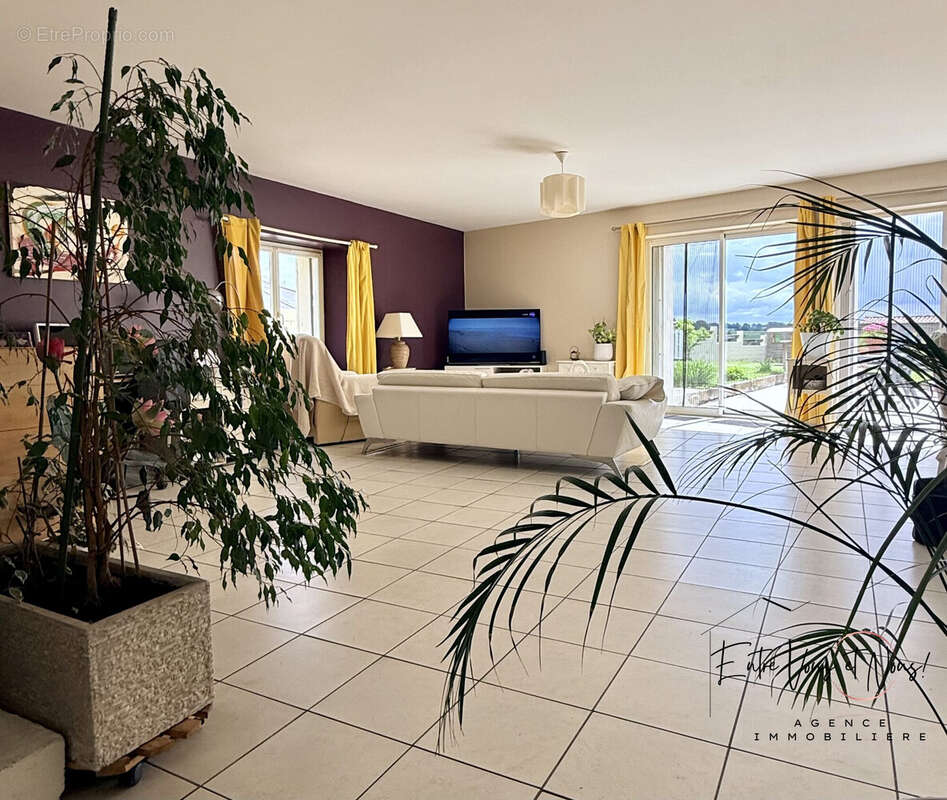 Maison 152 m² à Sauveterre-De-Guyenne  - photo 2