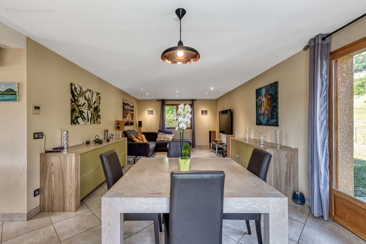 Maison à SAINT-PIERRE-DE-CURTILLE