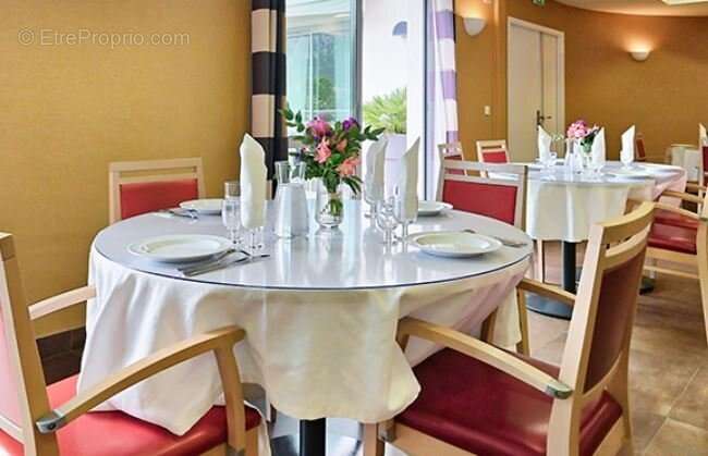 Appartement à LE REVEST-LES-EAUX