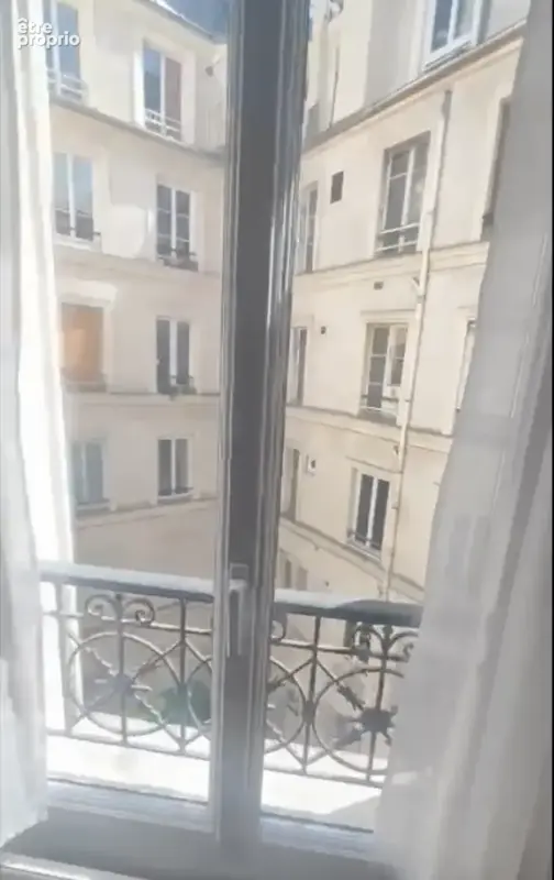 Paris XVIII - Appartement traversant au 3ème étage - photo 3