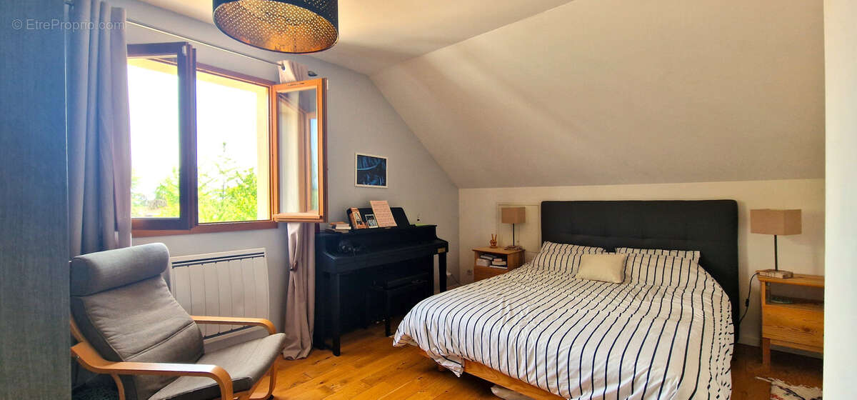 Maison à SAINT-VINCENT-DE-MERCUZE