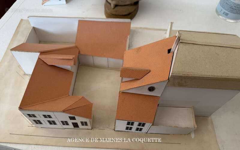 Maison à VILLE-D'AVRAY