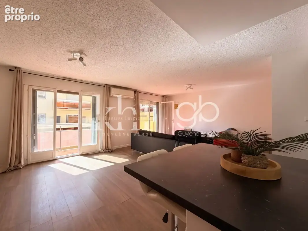 Appartement T3 traversant de 75 m2 à MONTPELLIER - 2 balcons et stationnements - photo 2
