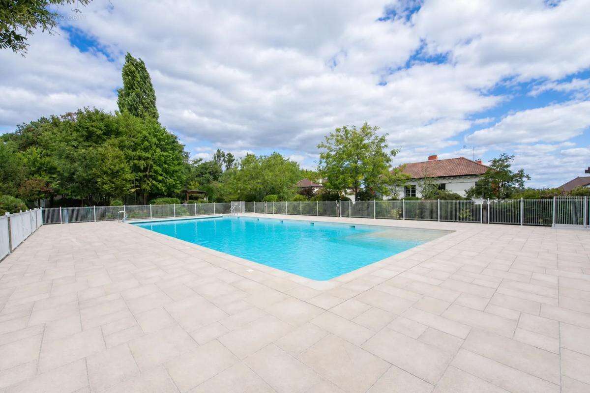 Appartement de 4 pièces de 80 m² situé à Garches - photo 3