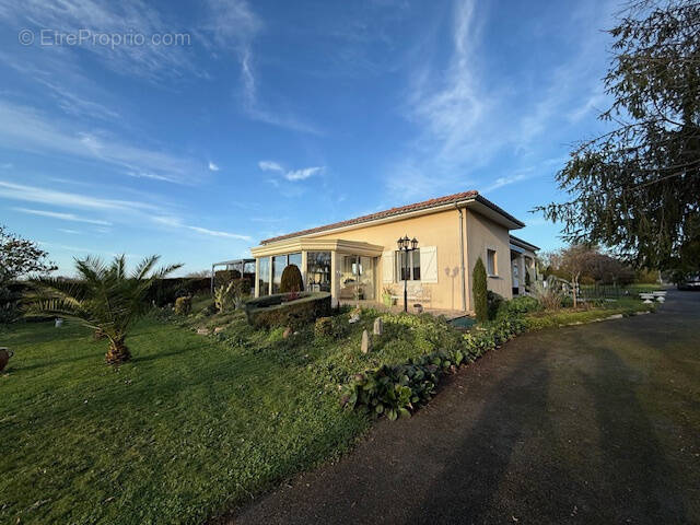 Maison à SAINT-AULAYE