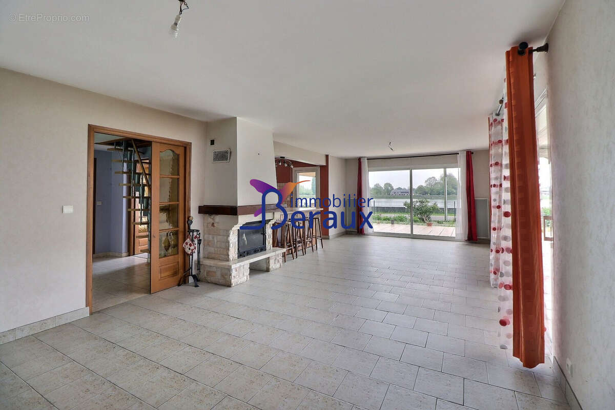 Maison à LE MESNIL-SOUS-JUMIEGES