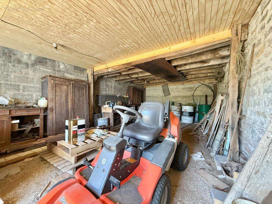Maison avec grange et terrain constructible - photo 13