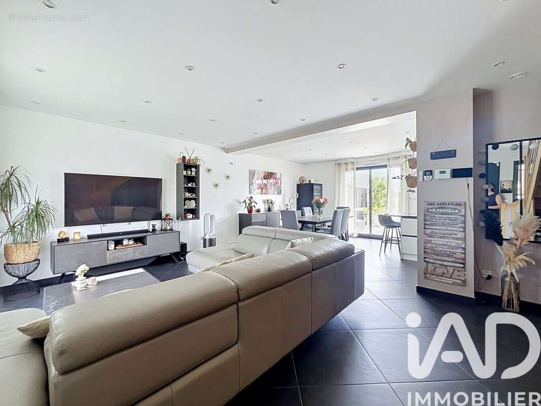 Maison 136 m² à Liverdy-En-Brie  - photo 6