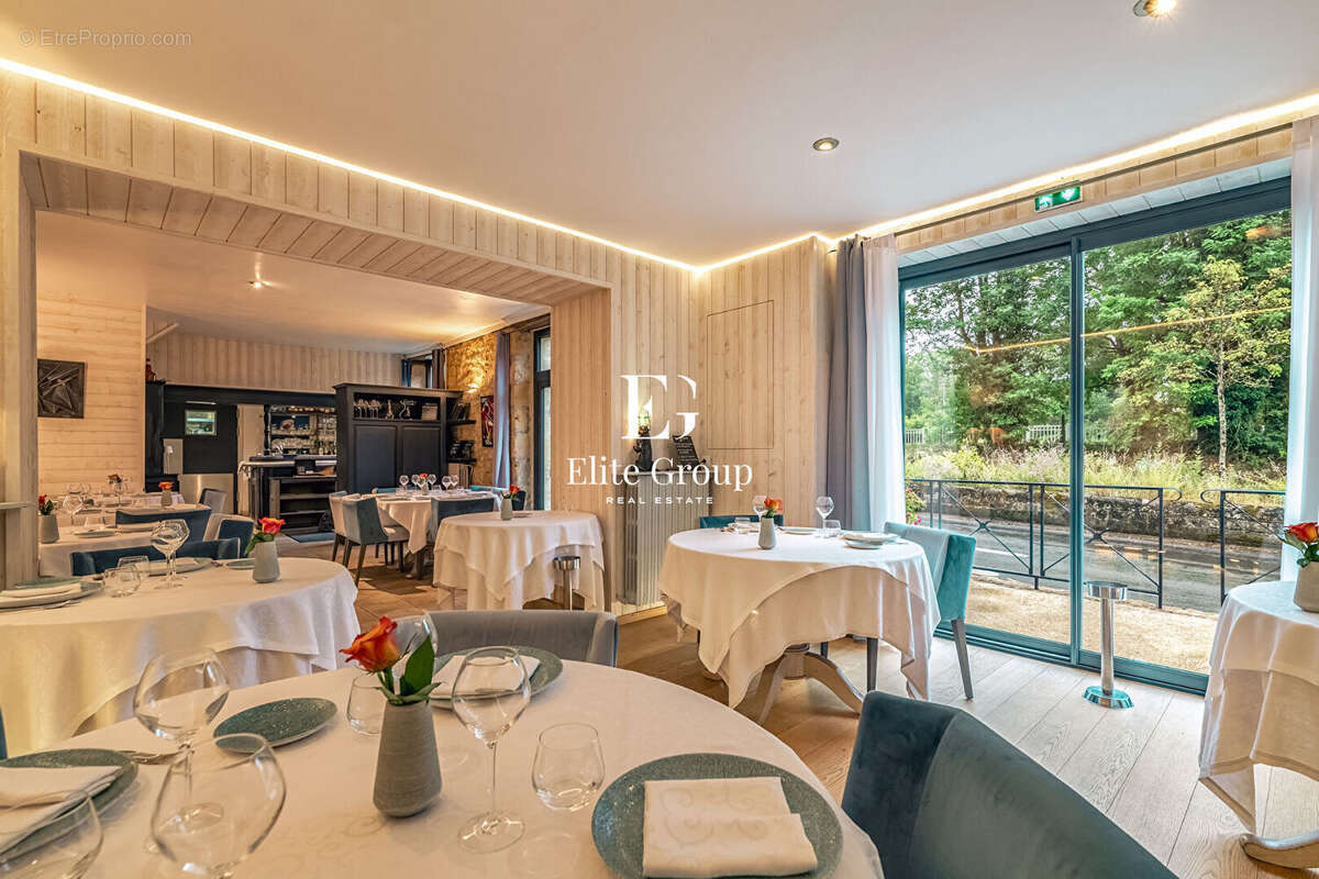 Commerce à SARLAT-LA-CANEDA