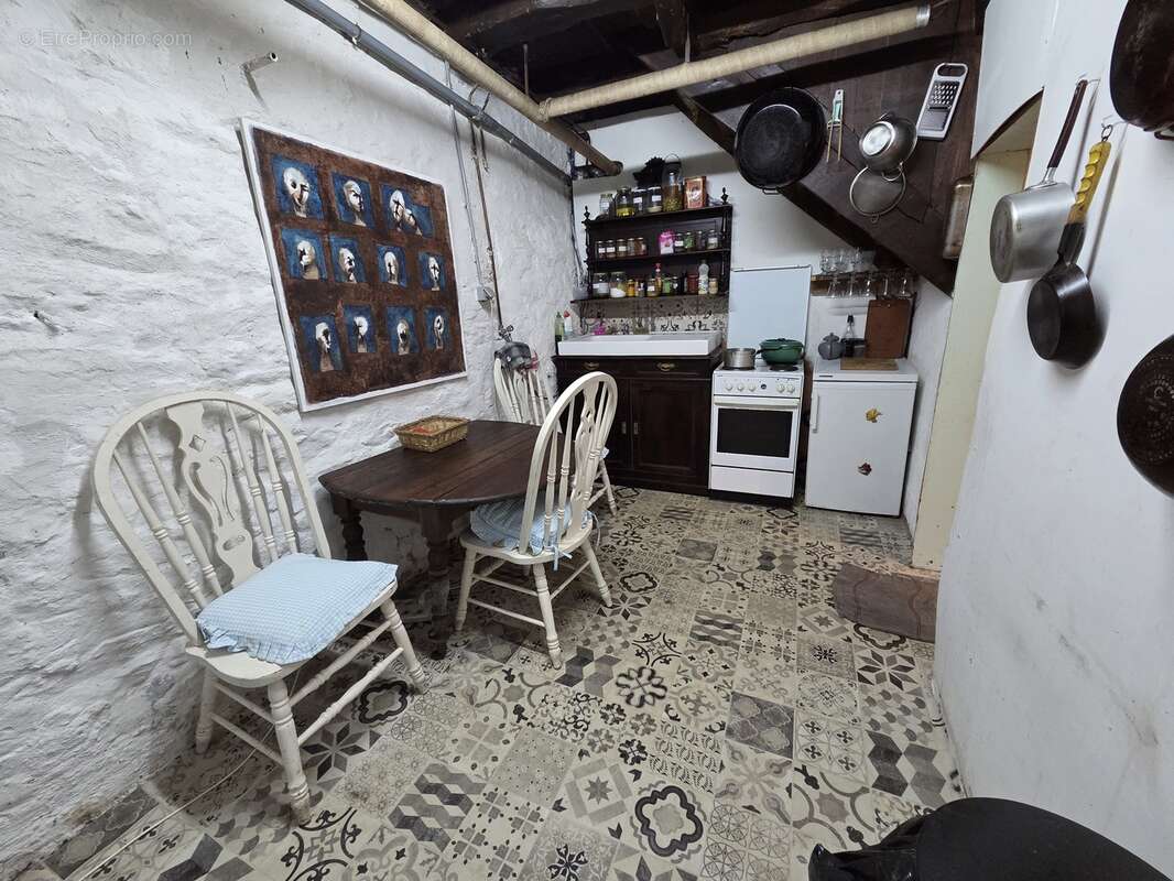 n°9 - Maison à SAINT-DENIS-DES-MURS