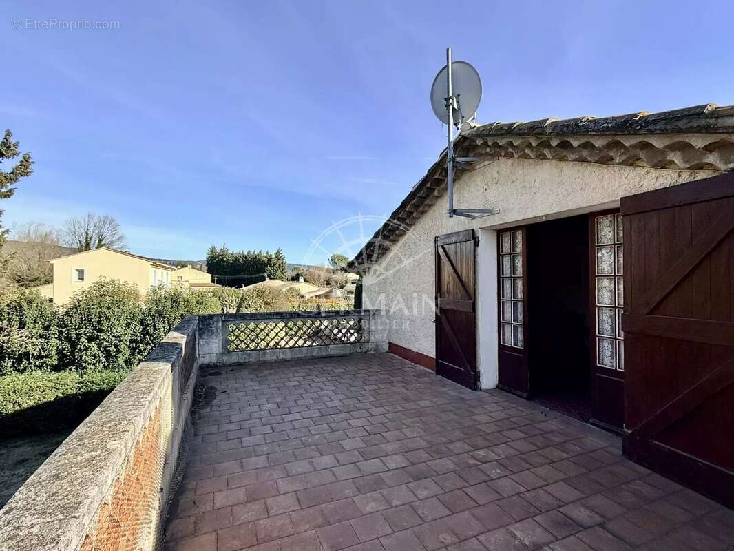 Maison à L'ISLE-SUR-LA-SORGUE