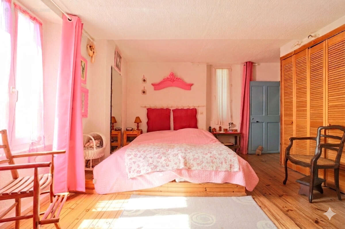 Maison à SOLLIES-TOUCAS